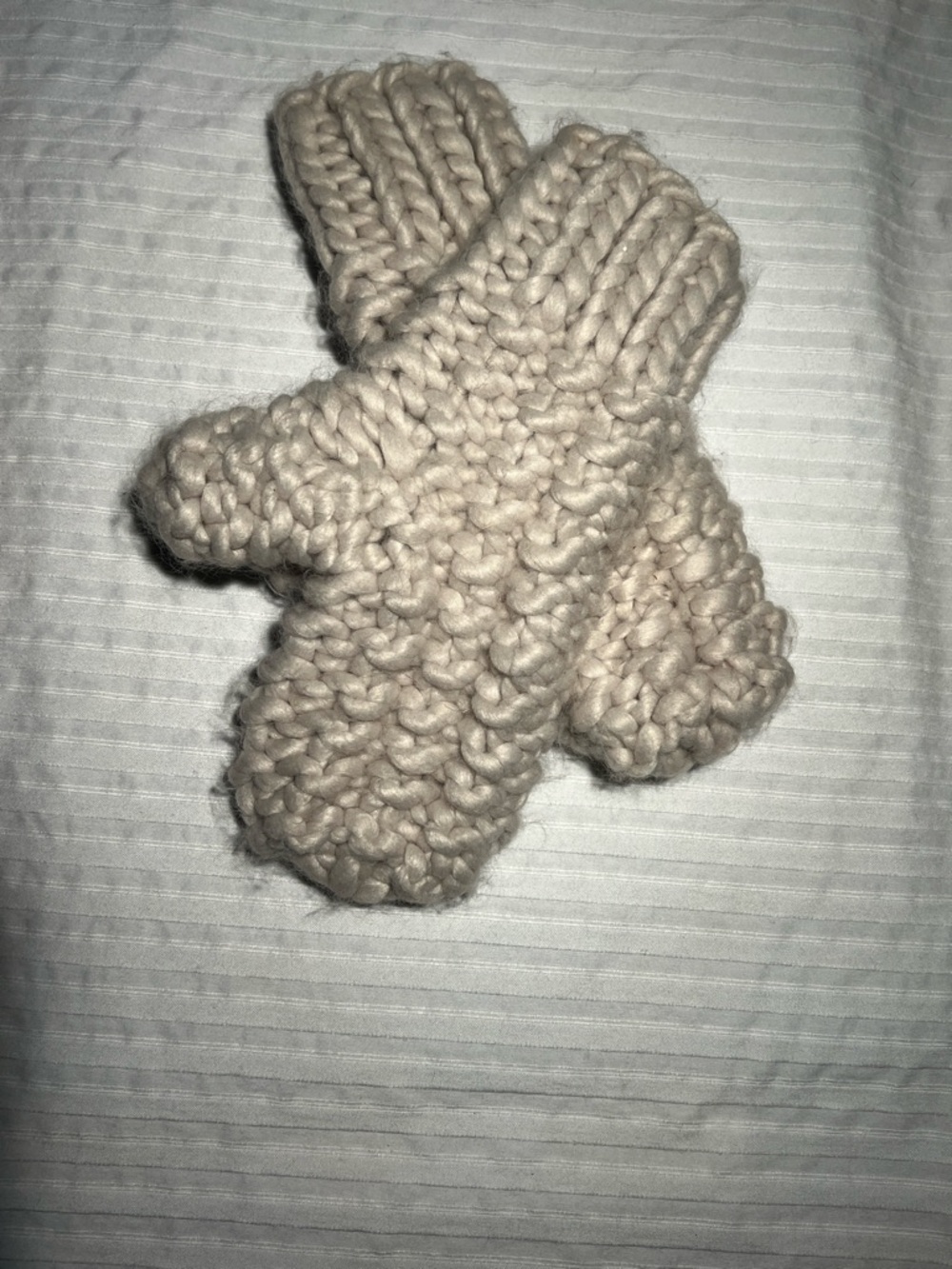 Chunky Hand-Knit Sea Stone Mittens Beige Super Soft New Unused